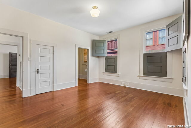 117 W Mistletoe Ave Property Photo 8