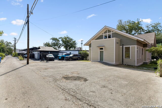 117 W Mistletoe Ave Property Photo 17