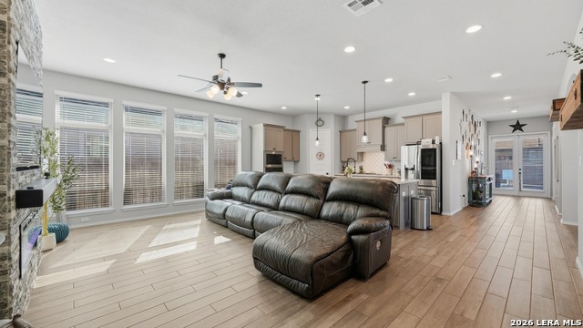 2037 Creekview Property Photo 8