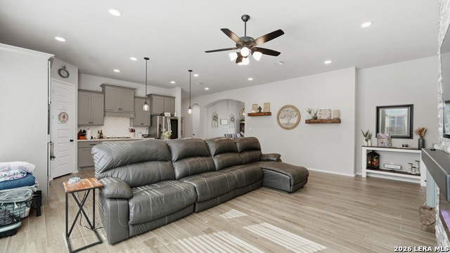 2037 Creekview Property Photo 10
