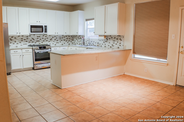 13707 Riverbank Pass Property Photo 4