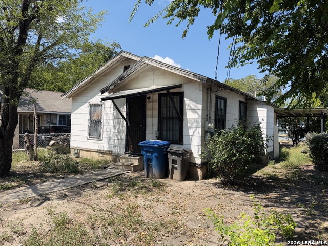 203 Huntington Property Photo 2