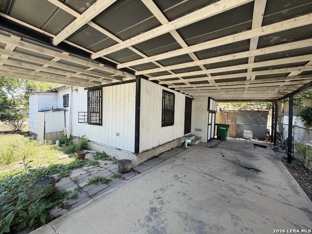 203 Huntington Property Photo 4