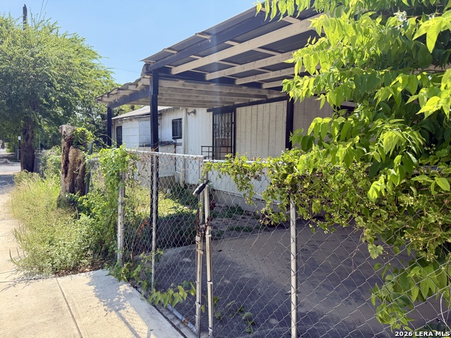 203 Huntington Property Photo 18