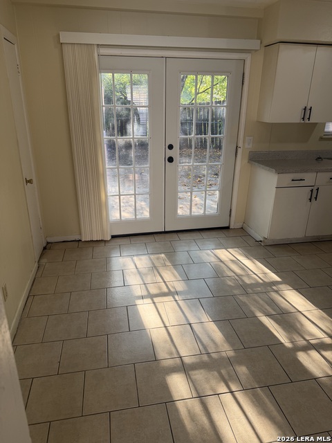 855 E Sunshine Dr Property Photo 4