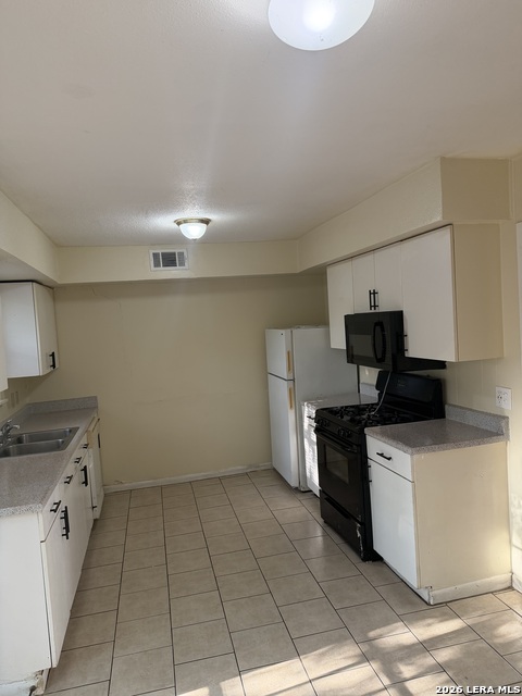 855 E Sunshine Dr Property Photo 5