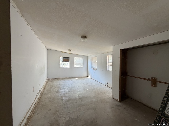 19391 Fm 471 S Property Photo 8