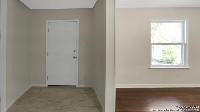 542 Thorain Blvd Property Photo 3