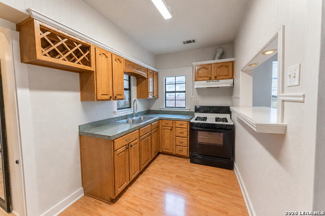 1634 Santa Monica St Property Photo 12