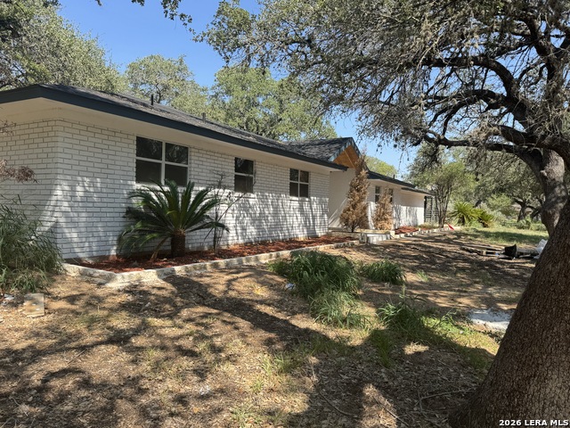 109 Live Oak Dr Property Photo 3
