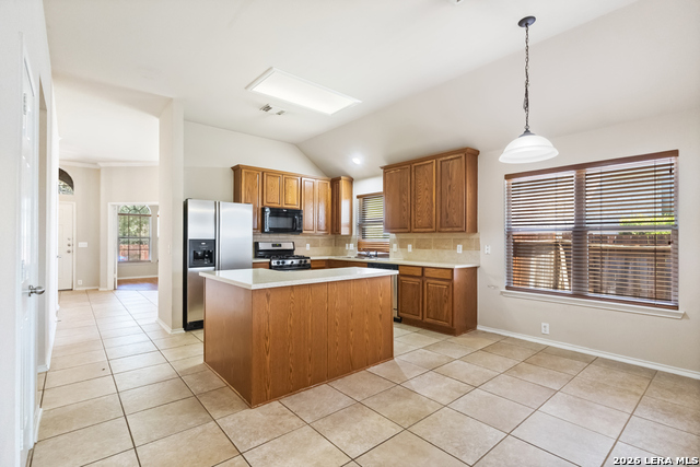 908 Rimrock Trl Property Photo 6