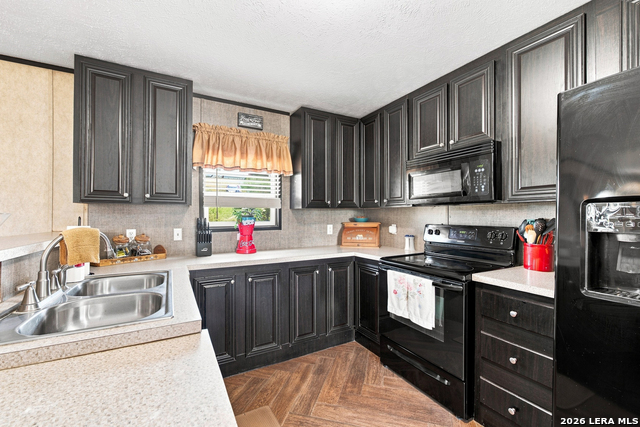6901 Breezewood Property Photo 7