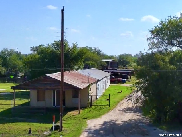 2018 2nd St Property Photo 4