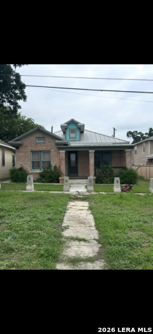 2247 N Interstate 35 Property Photo 1