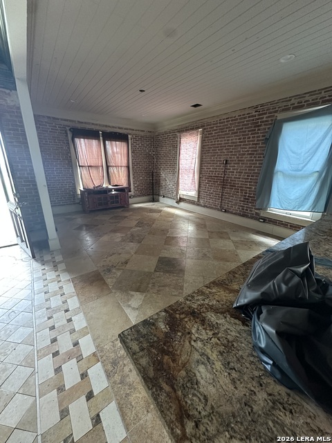 2247 N Interstate 35 Property Photo 2