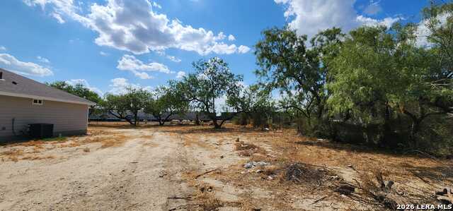 1082 Kifuri Property Photo 2