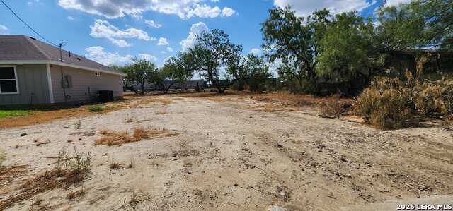 1082 Kifuri Property Photo 3
