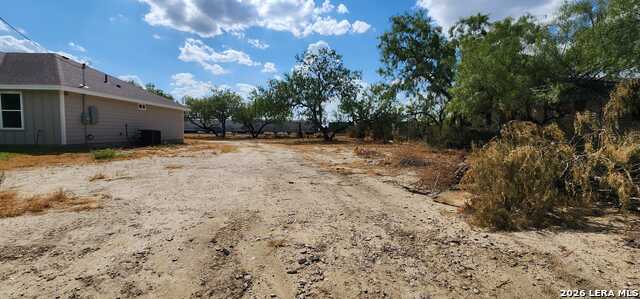 1082 Kifuri Property Photo 4