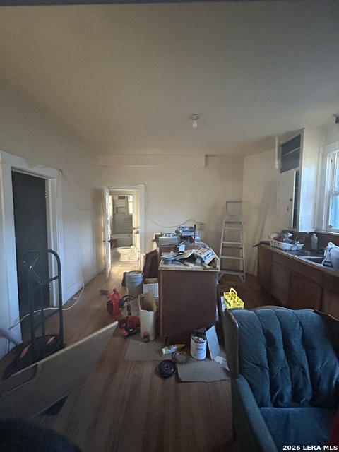 230 Clifford Ct Property Photo 6
