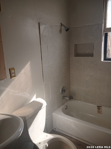 230 Clifford Ct Property Photo 7