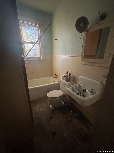 230 Clifford Ct Property Photo 11