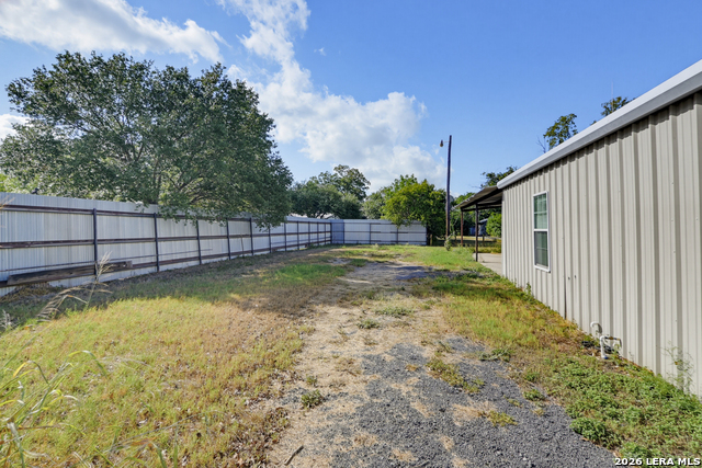 206 E Pine Property Photo 3