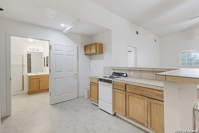 206 E Pine Property Photo 8