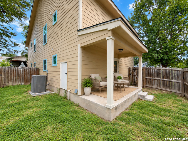 1221 N Navidad Property Photo 8