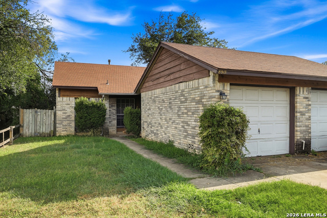 8918 FALL RIVER DR Property Photo 1