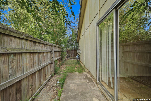 8918 Fall River Dr Property Photo 21