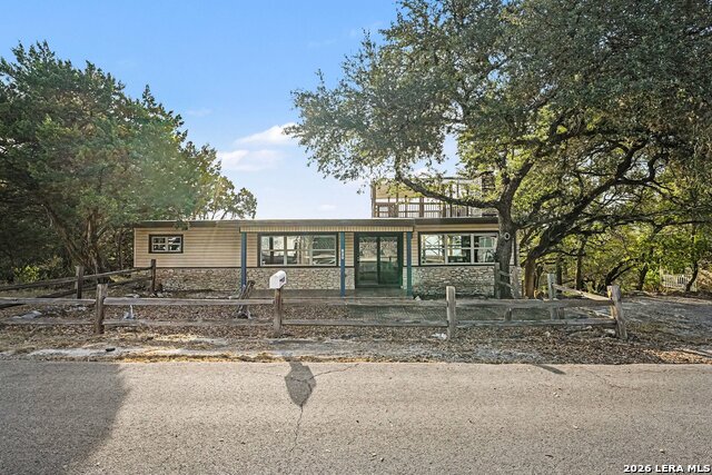 820 Hill Top Dr Property Photo 1