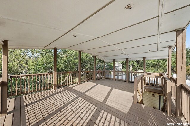 820 Hill Top Dr Property Photo 16