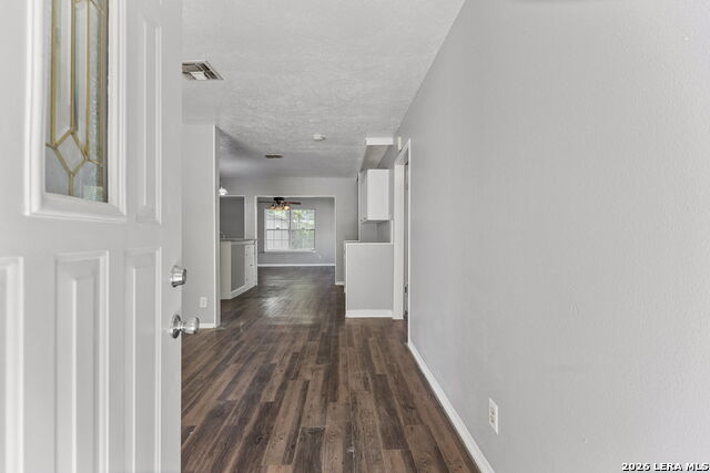 1215 Aaron Pl Property Photo 4