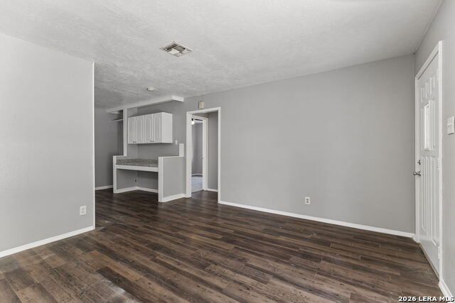 1215 Aaron Pl Property Photo 7