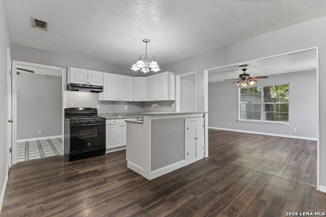 1215 Aaron Pl Property Photo 9