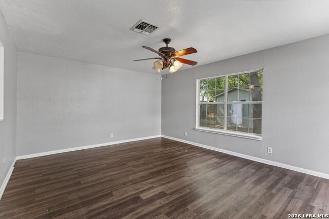 1215 Aaron Pl Property Photo 17