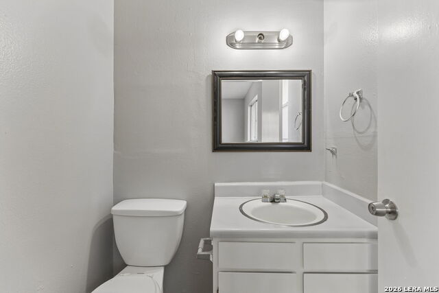 1215 Aaron Pl Property Photo 25
