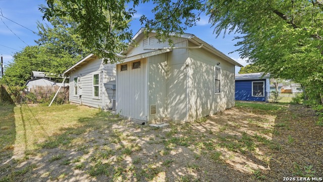 222 Laurelwood Dr Property Photo 6
