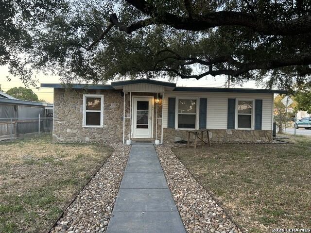 102 Idell Ave Property Photo 1