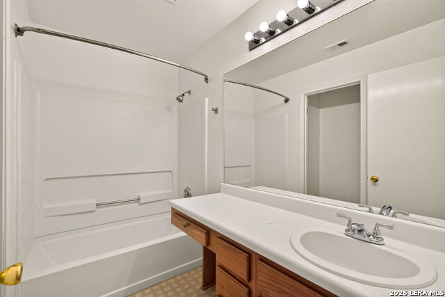 6811 Bluegrass Run Property Photo 17