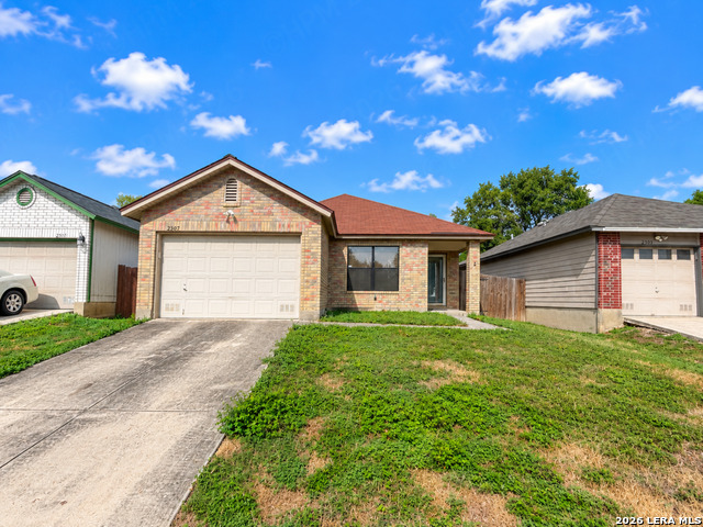 2307 Dalhart Pass Property Photo 3