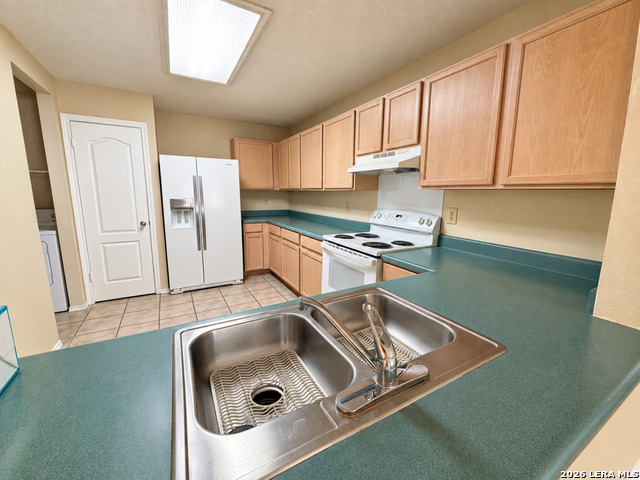 2307 Dalhart Pass Property Photo 8