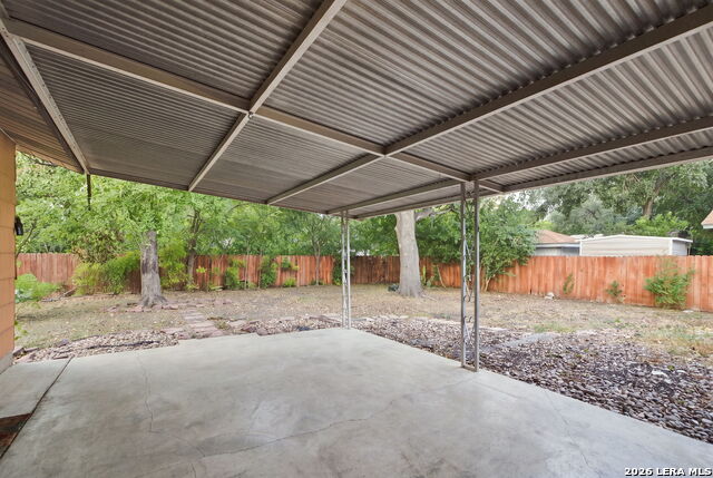 4122 Running Creek Dr Property Photo 23
