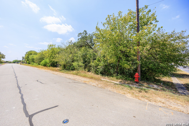 15416 Rhodius Ln Property Photo 2