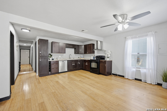 2114 Fitch St Property Photo 5