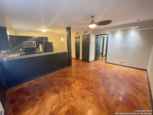 211 NATALEN AVE Property Photo 1