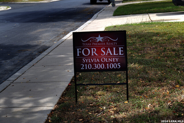 9534 Autumn Shadows Property Photo 5
