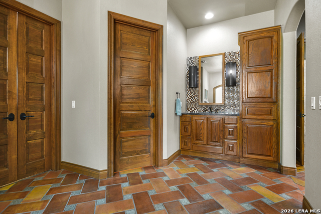 10510 Felsblock Ln Property Photo 34
