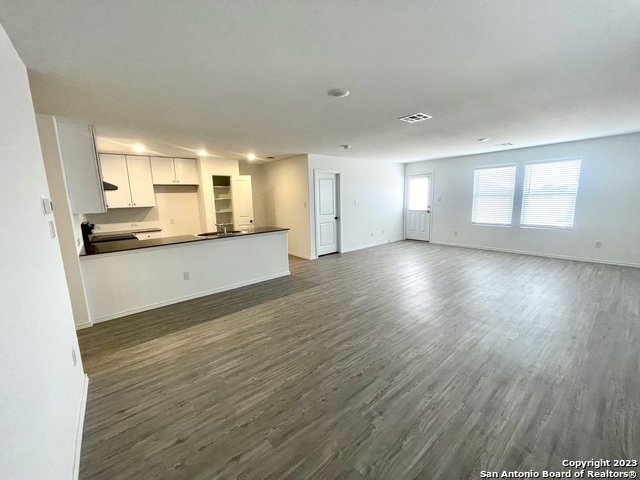 160 Cordova Crossing Property Photo 5