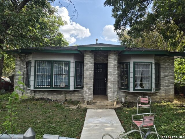 1608 W French Pl Property Photo 1